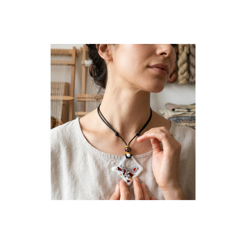 Bijou d'Exception  Collier en Verre Artisanal